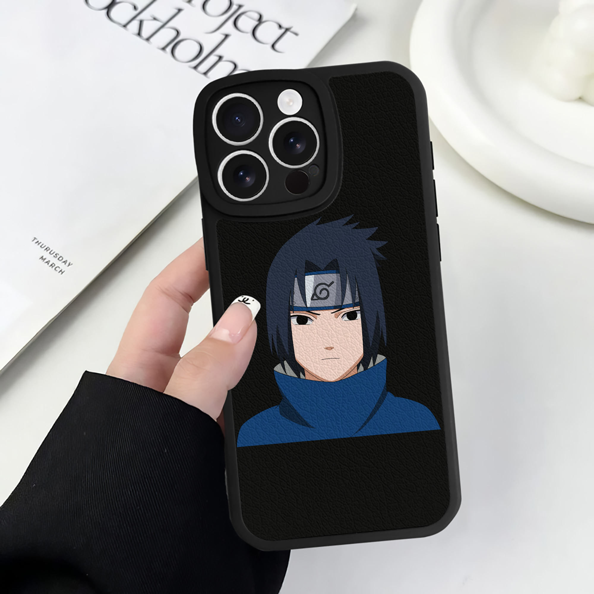 （画像用） NARUTO -ナルト- うちは サスケ Uchiha Sasuke 【iPhone 16シリーズ対応】シリコンスマホケース（レザー調） 材質：シリコン